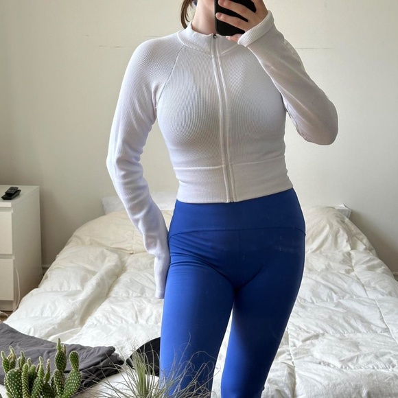 White zip-up long sleeve sweatshirt - Picture 7 of 8